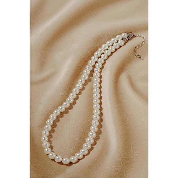Lustrous Round Pearl Necklace with Extender - Ideal for Weddings and Gifts - Picture 5 of 9